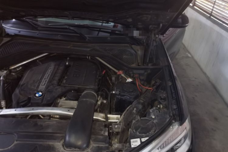 Used BMW X5 2018 xDrive35i Elegant Edition Engine Bay Left