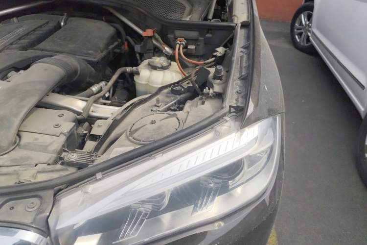 Used BMW X5 2018 xDrive35i Elegant Edition Engine Bay Left