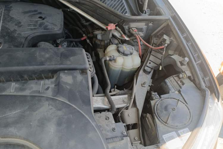 Used BMW X5 2018 xDrive28i Engine Bay Left