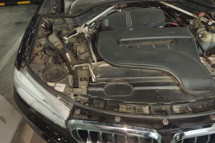 Used BMW X5 2018 xDrive28i Engine Bay Right
