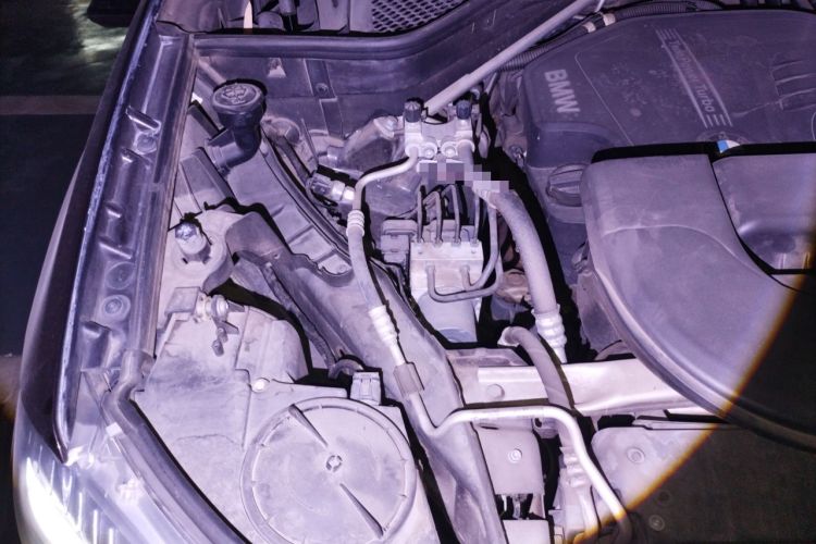 Used BMW X5 2018 xDrive28i Engine Bay Right