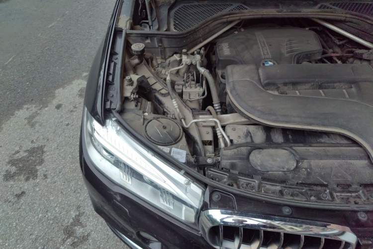 Used BMW X5 2018 xDrive28i Engine Bay Right