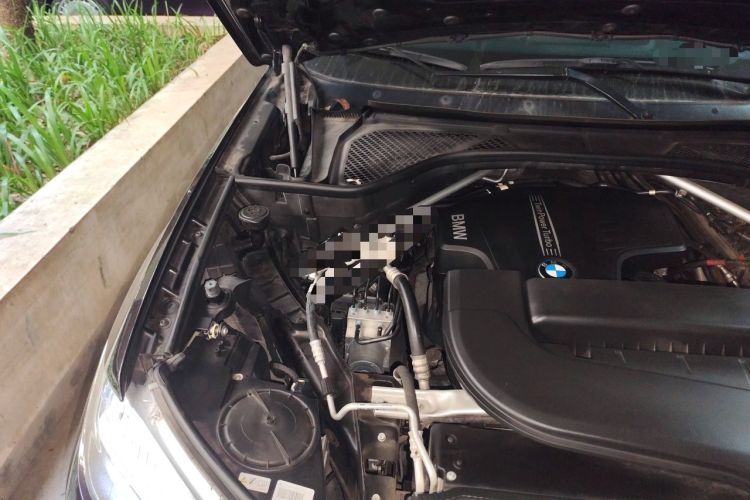 Used BMW X5 2018 xDrive28i Engine Bay Right