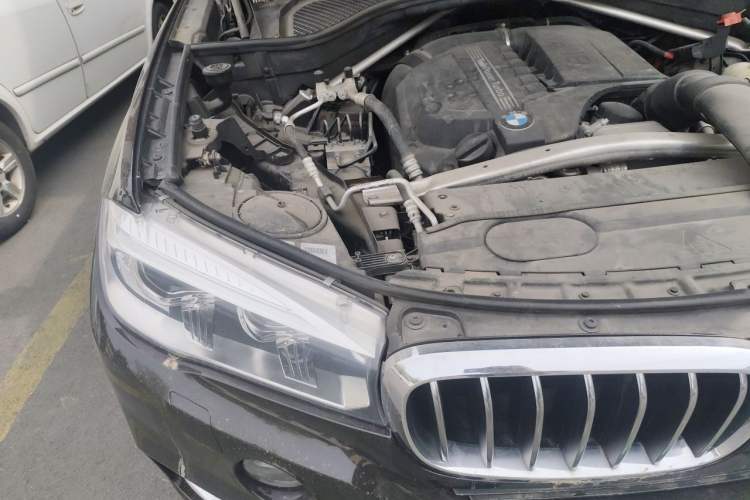 Used BMW X5 2018 xDrive35i Elegant Edition Engine Bay Right