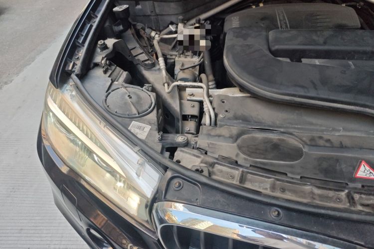 Used BMW X5 2018 xDrive28i Engine Bay Right
