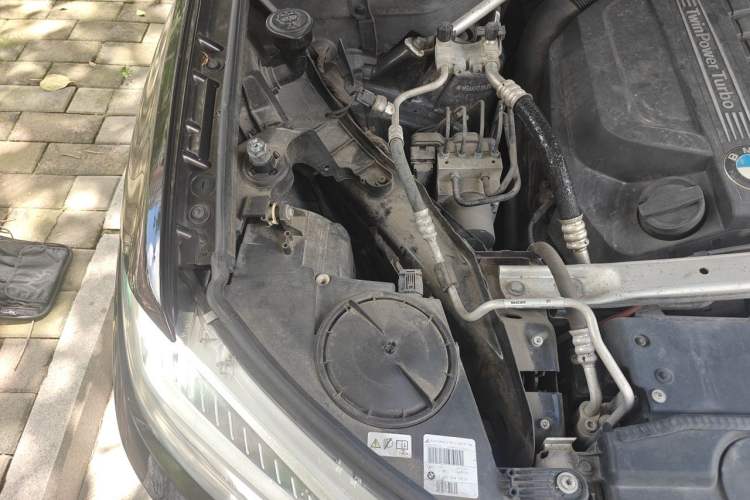 Used BMW X5  Engine Bay Right