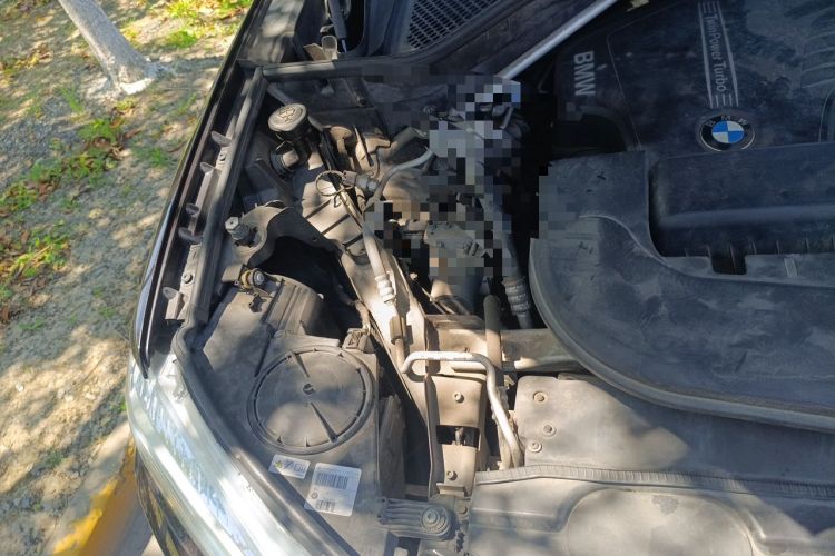 Used BMW X5 2018 xDrive28i Engine Bay Right
