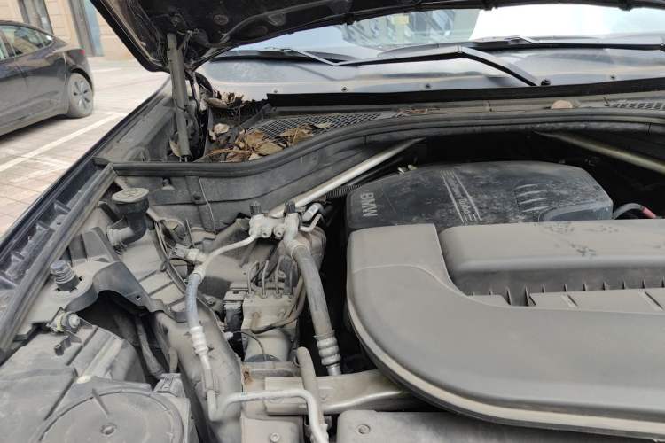 Used BMW X5 2018 xDrive28i Engine Bay Right