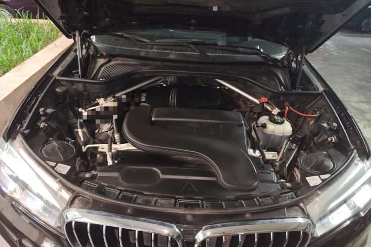 Used BMW X5 2018 xDrive28i Engine Bay