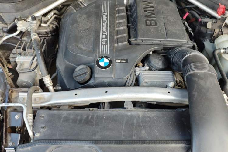 Used BMW X5  Engine Bay