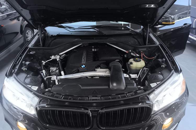 Used BMW X5 2018 xDrive35i Elegant Edition Engine Bay