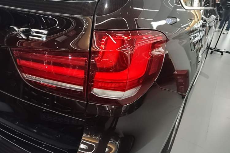 Used BMW X5 2018 xDrive35i Standard Large Screen 18-inch Wheels Middle East Version Exterior 3