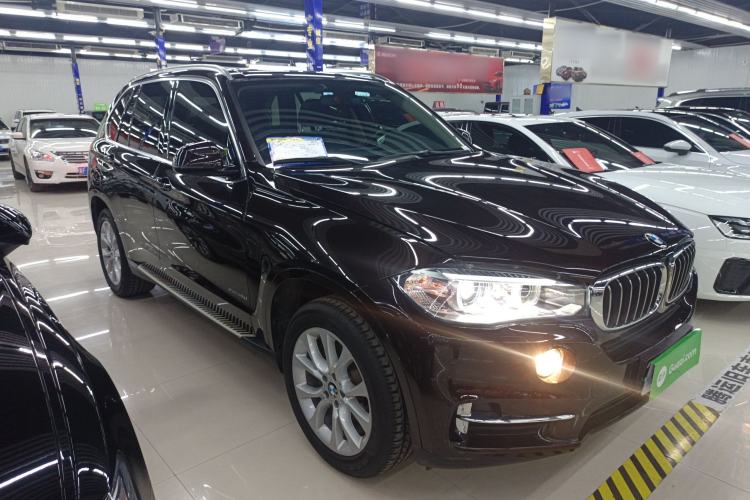 Used BMW X5 2018 xDrive28i Front Right 45 Deg