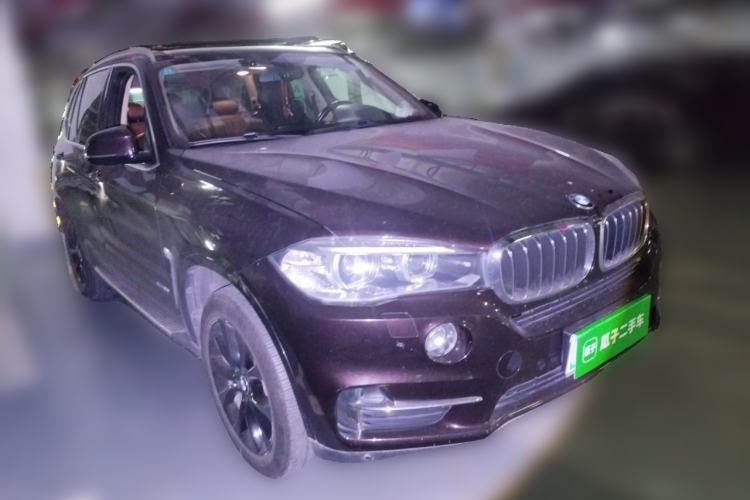 Used BMW X5 2018 xDrive28i Front Right 45 Deg
