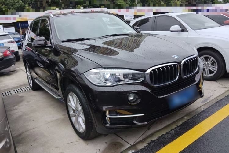 Used BMW X5 2018 xDrive28i Front Right 45 Deg