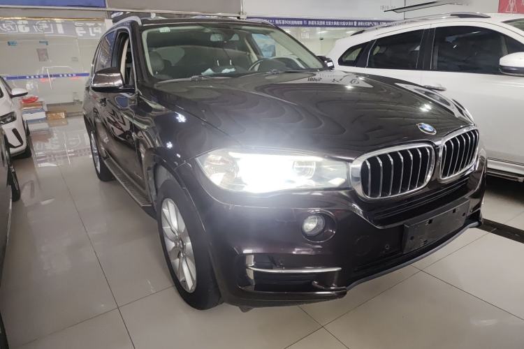 Used BMW X5 2018 xDrive28i Front Right 45 Deg