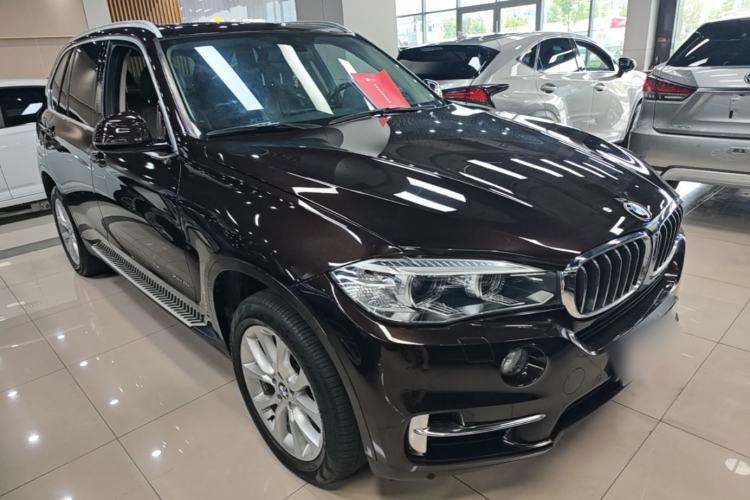 Used BMW X5 2018 xDrive28i Front Right 45 Deg