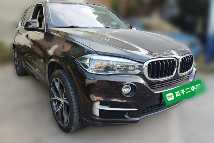 Used BMW X5  Front Right 45 Deg