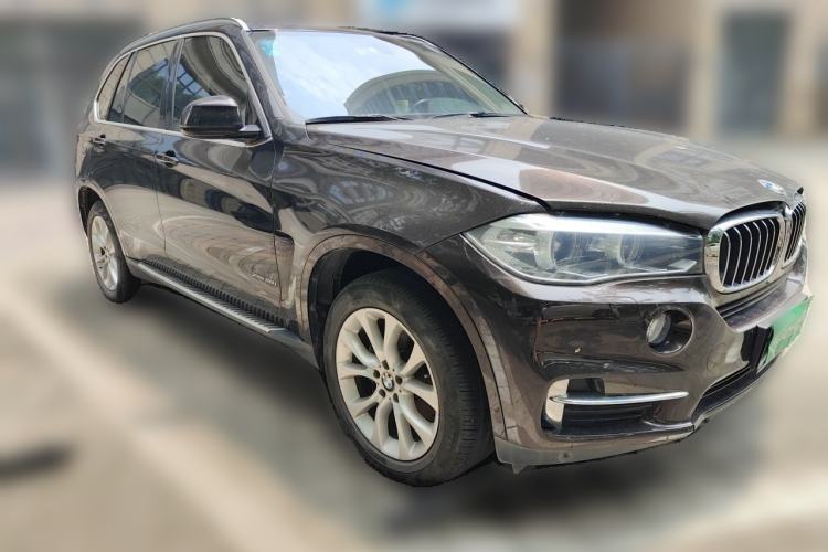 Used BMW X5 2018 xDrive28i Front Right 45 Deg