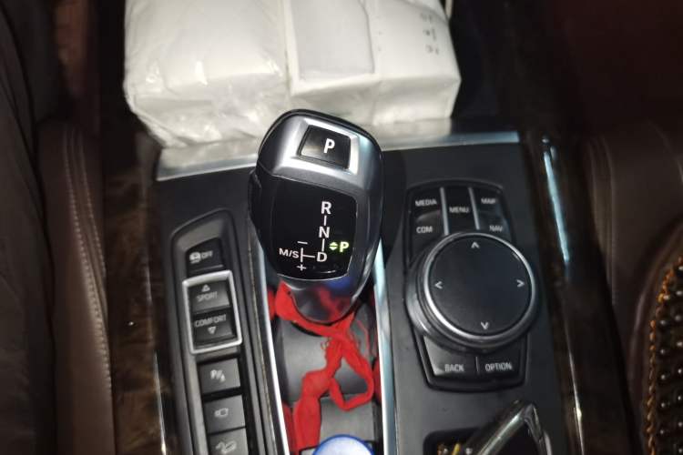 Used BMW X5 2018 xDrive35i Elegant Edition Gear Lever
