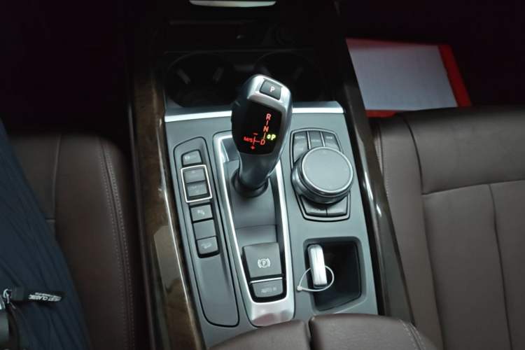 Used BMW X5 2018 xDrive35i Elegant Edition Gear Lever