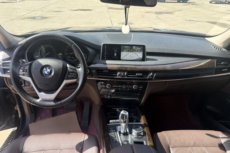 Used BMW X5 2018 xDrive28i Interior 1