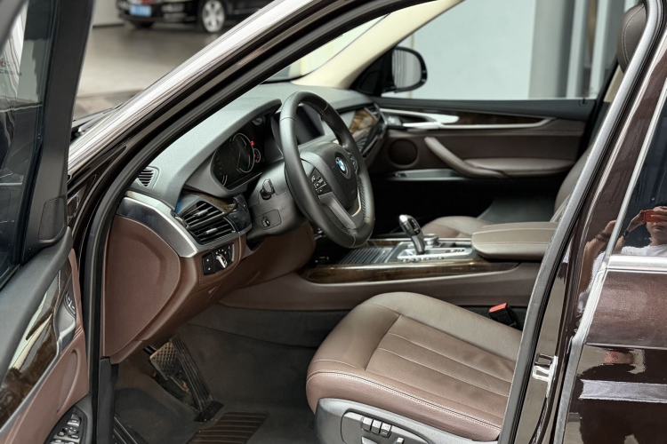 Used BMW X5 2018 xDrive28i Interior 2