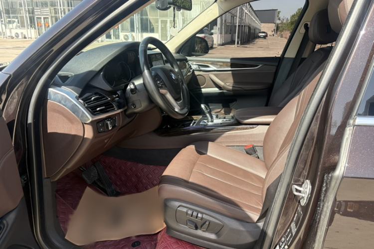 Used BMW X5 2018 xDrive28i Interior 2