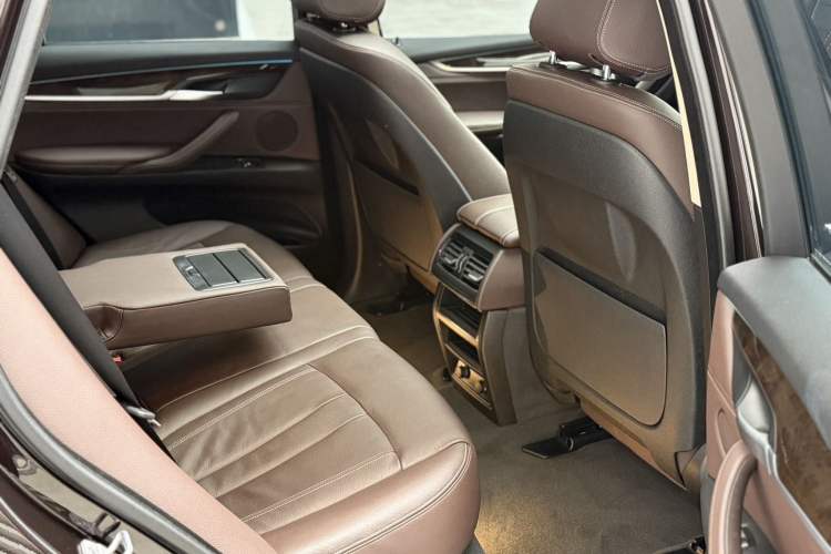Used BMW X5 2018 xDrive28i Interior 5