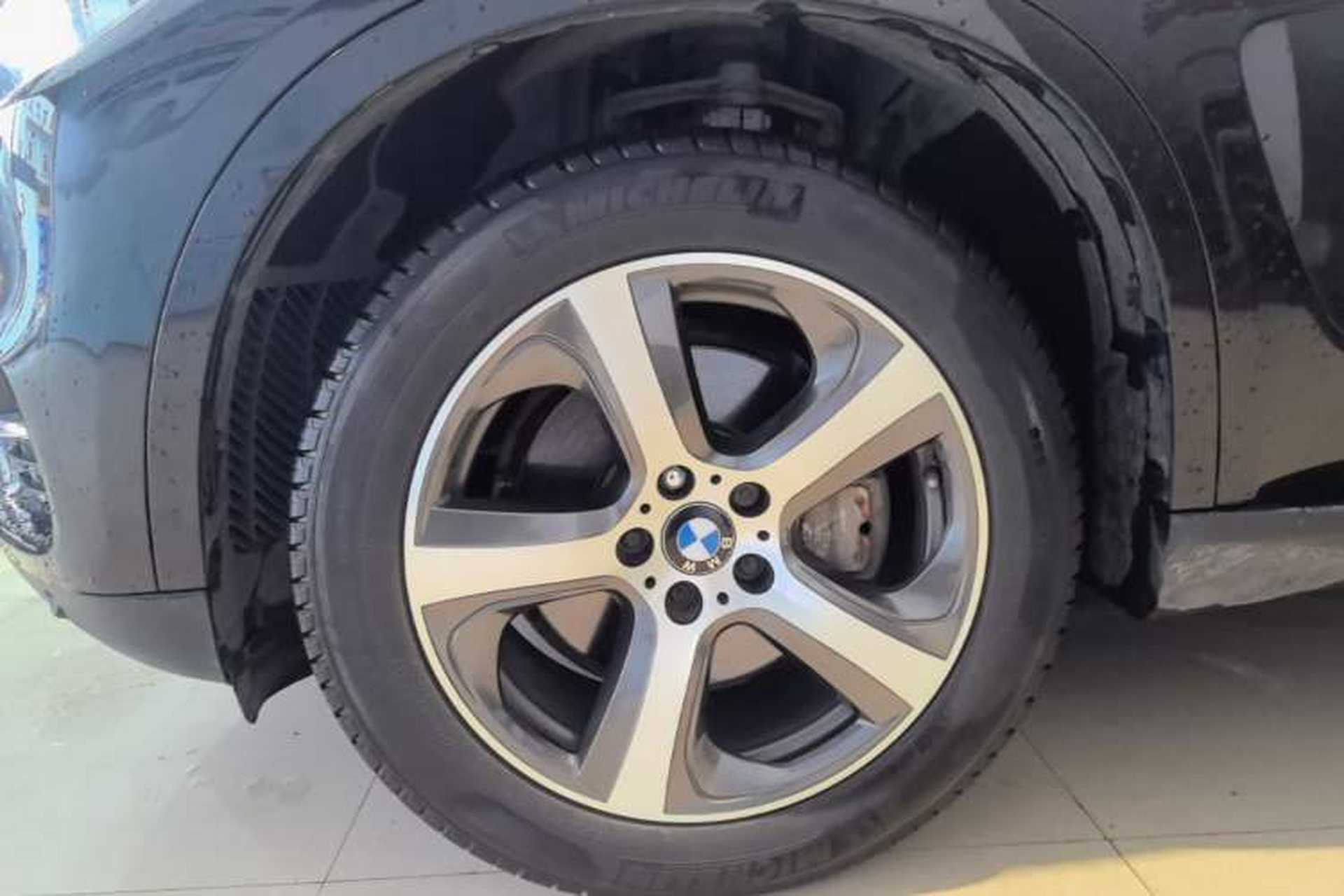 Used BMW X5 2018 xDrive35i Elegant Edition Left Front Wheel Hub