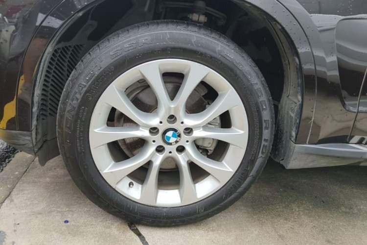 Used BMW X5 2018 xDrive28i Left Front Wheel Hub