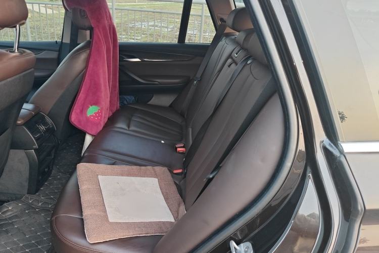 Used BMW X5  Left Rear Seat