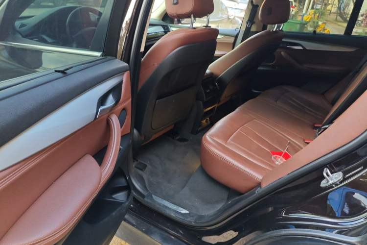 Used BMW X5  Left Rear Seat
