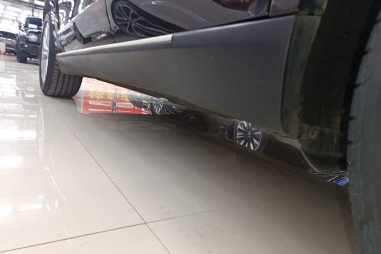 Used BMW X5 2018 xDrive28i Left Side Sill