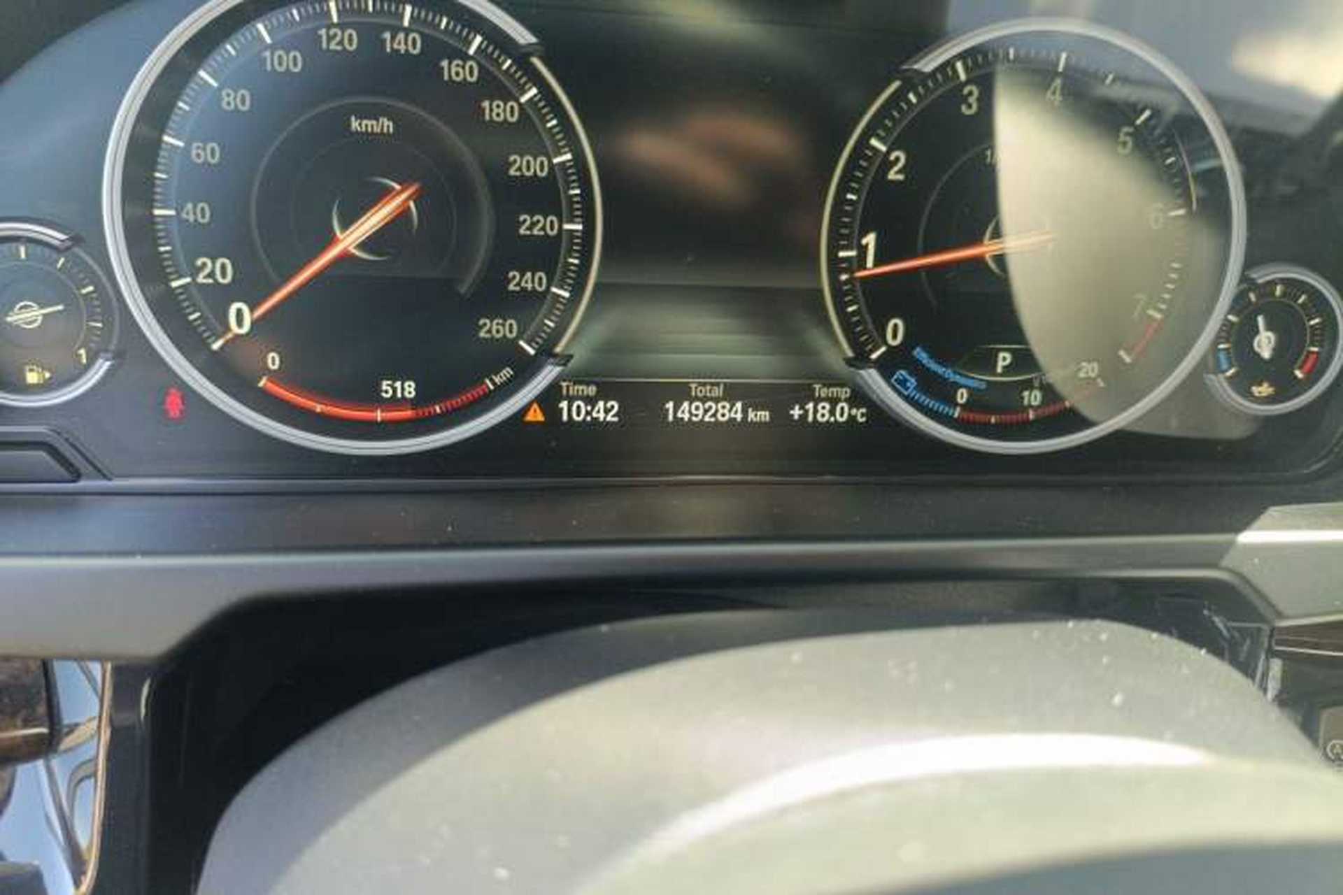 Used BMW X5 2018 xDrive28i Odometer Close Up