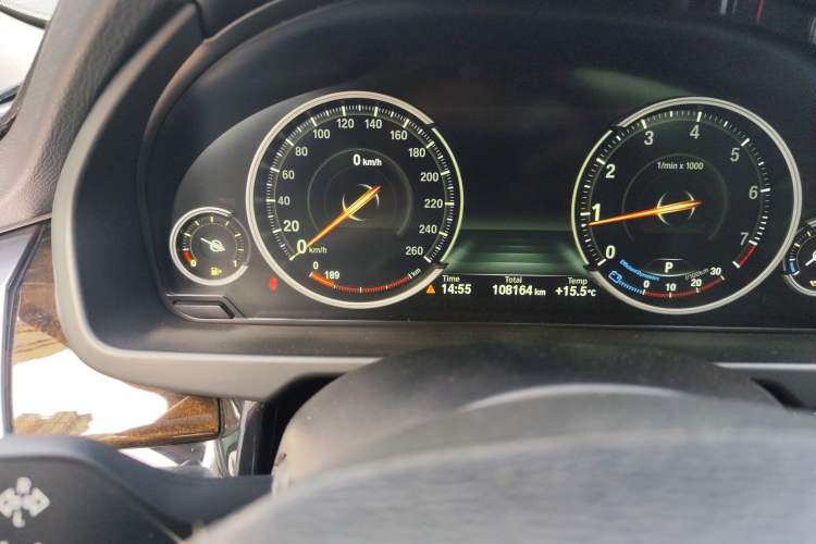 Used BMW X5 2018 xDrive28i Odometer Close Up