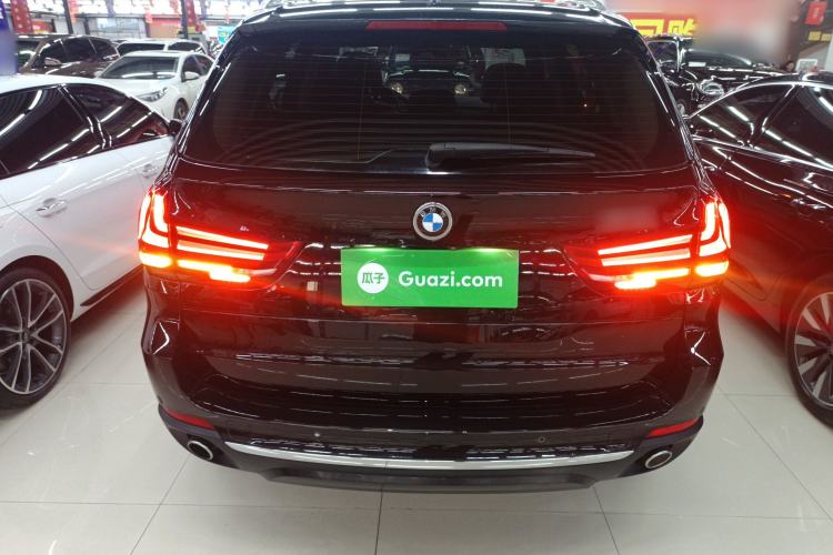 Used BMW X5 2018 xDrive28i Rear