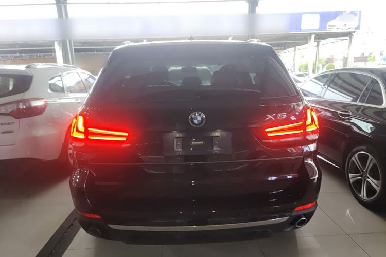 Used BMW X5 2018 xDrive28i Rear