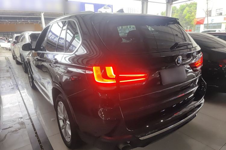 Used BMW X5 2018 xDrive28i Rear Left 45 Deg