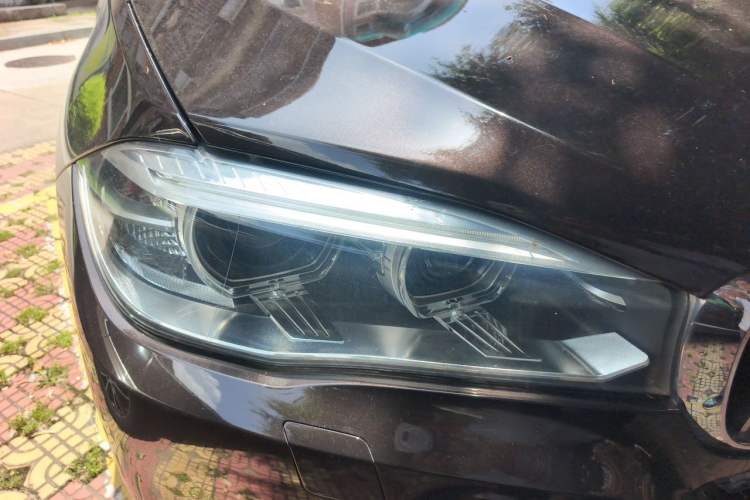 Used BMW X5 2018 xDrive28i Right Front Headlight