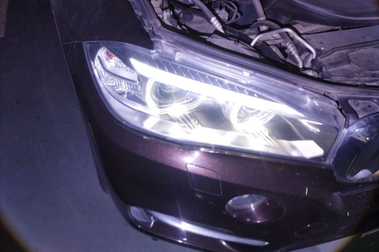 Used BMW X5 2018 xDrive28i Right Front Headlight