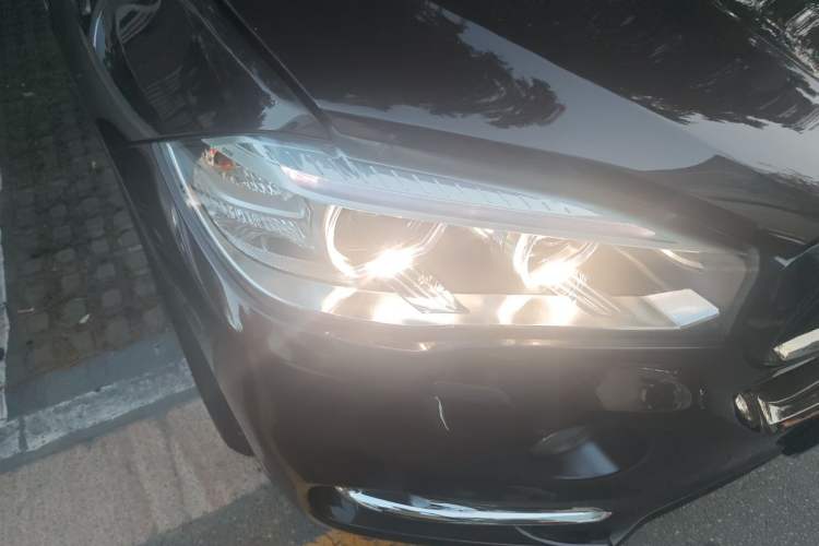 Used BMW X5 2018 xDrive28i Right Front Headlight