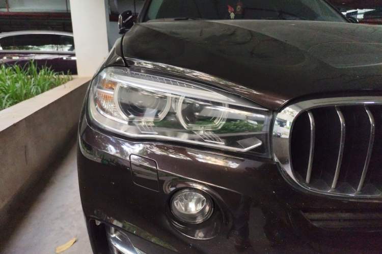 Used BMW X5 2018 xDrive28i Right Front Headlight