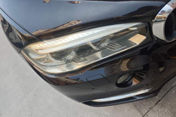 Used BMW X5 2018 xDrive28i Right Front Headlight