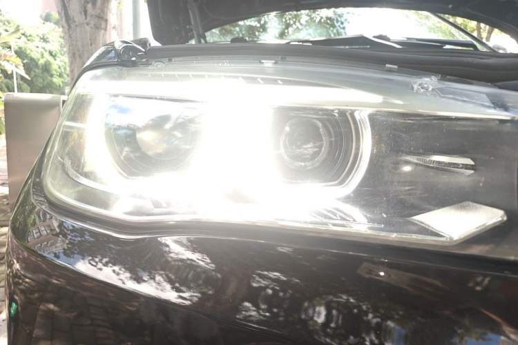 Used BMW X5  Right Front Headlight