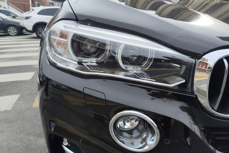 Used BMW X5 2018 xDrive28i Right Front Headlight