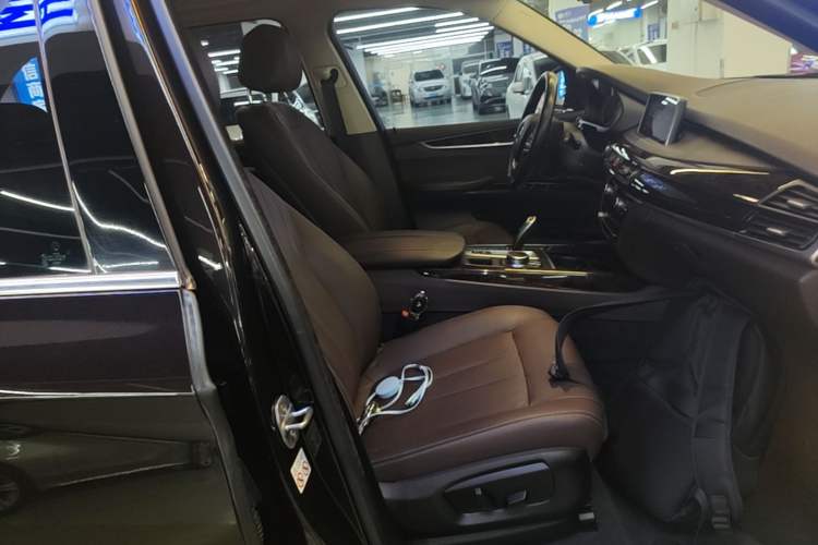 Used BMW X5 2018 xDrive35i Elegant Edition Right Front Seat
