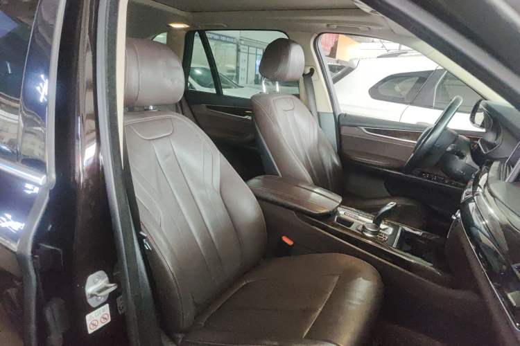 Used BMW X5 2018 xDrive28i Right Front Seat
