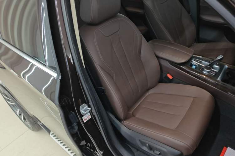 Used BMW X5 2018 xDrive35i Elegant Edition Right Front Seat