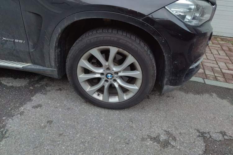 Used BMW X5 2018 xDrive28i Right Front Wheel Hub